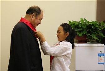 校长领巾2