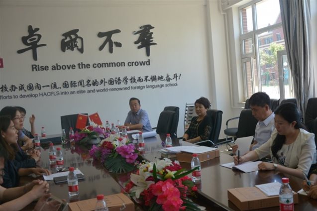 http://image.135editor.com/files/users/220/2205832/201706/CXupJpnB_FDzT.jpg?imageView2/2/w/200