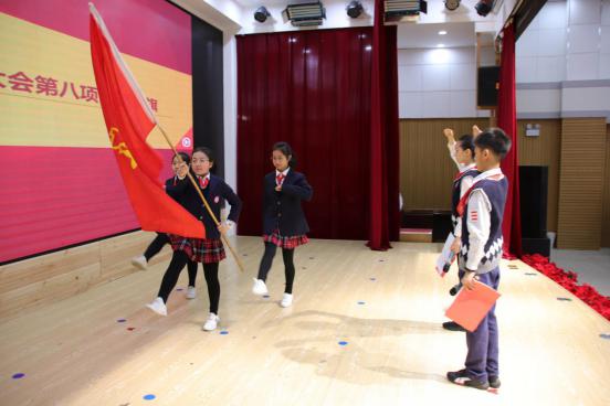 说明:退队旗